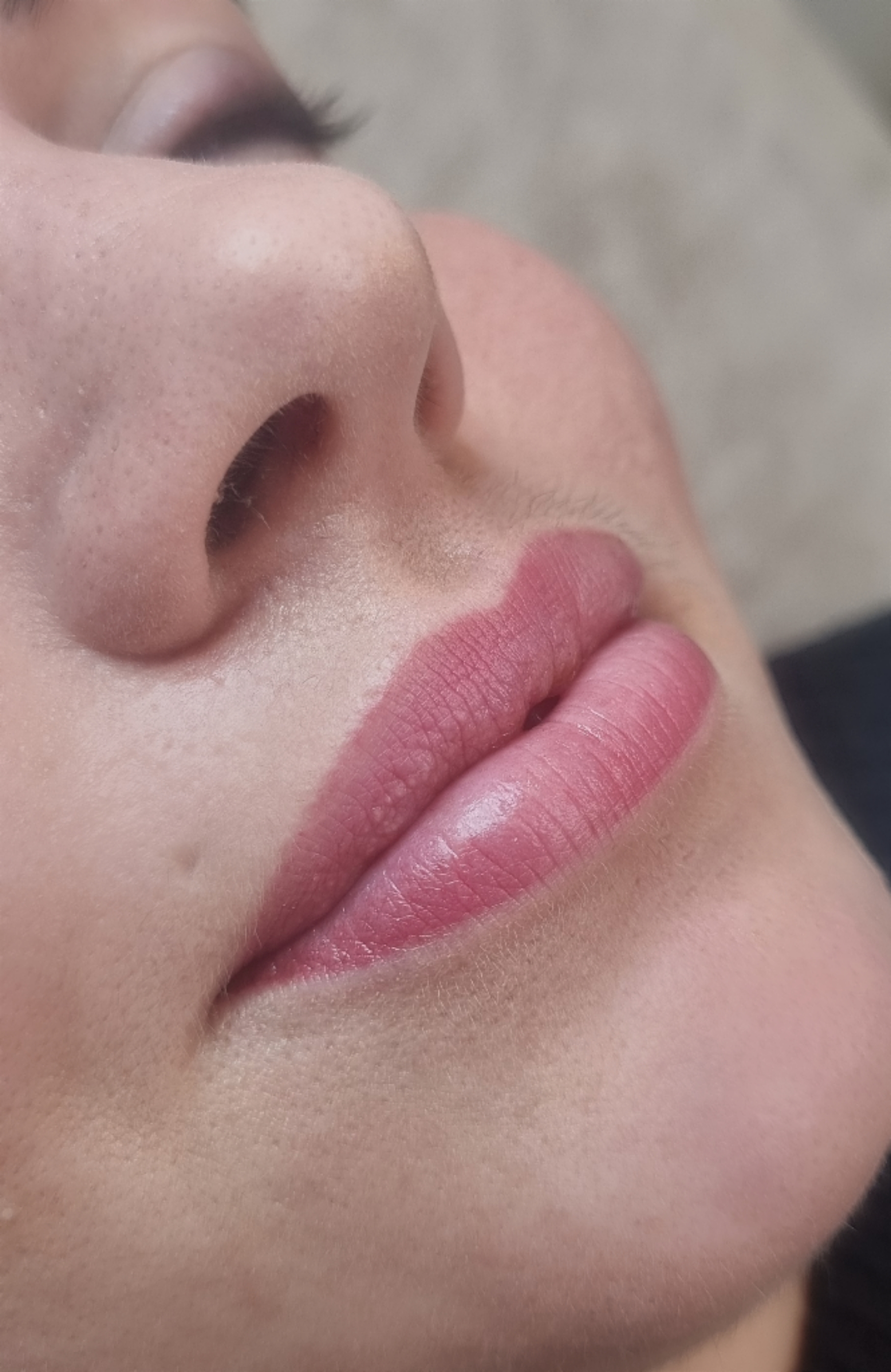 Maquillage permanent des lèvres, résultat naturel